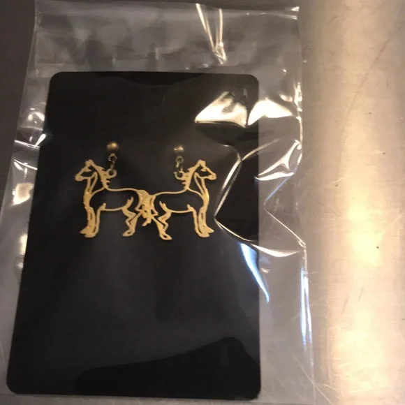 5/$15 Horse earrings dangle gold tone - Picture 5 of 5